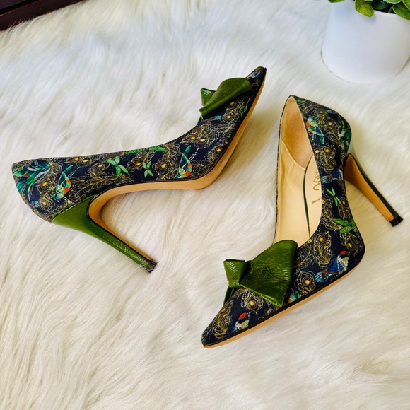 Butter Size 7.5 Made in Italy Heels Green Bow Peacock Print Pointed Toe Pumps - Picture 4 of 15